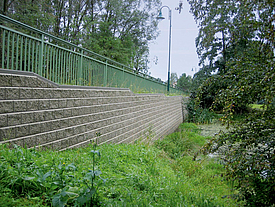 Muri di sostegno sicuri con Fortrac Block: costruzione di muri ad alta stabilità