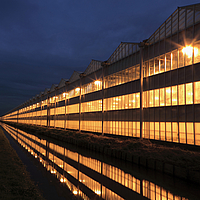 Serra HUESKER di notte - Edificio illuminato