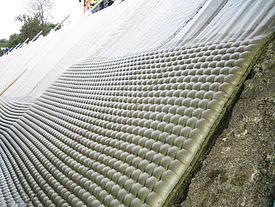 Impermeabilizzazione con materassi in calcestruzzo Incomat per il ripristino degli scolmatori e delle opere di presa