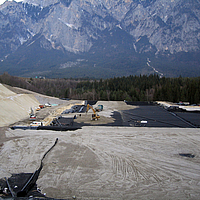 Sistema di impermeabilizzazione di base con geogriglie e rivestimenti in argilla