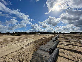 Installazione della geogriglia Basetrac Grid su un terreno a bassa portanza