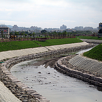 Pareti del fiume rivestite con materassino di cemento Incomat Crib