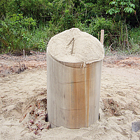 Una colonna Ringtrac® riempita che sporge dal terreno